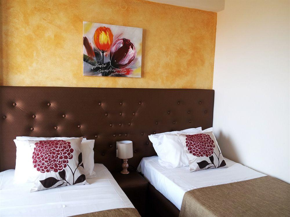 Cretan Family Apartments มาเลีย ภายนอก รูปภาพ