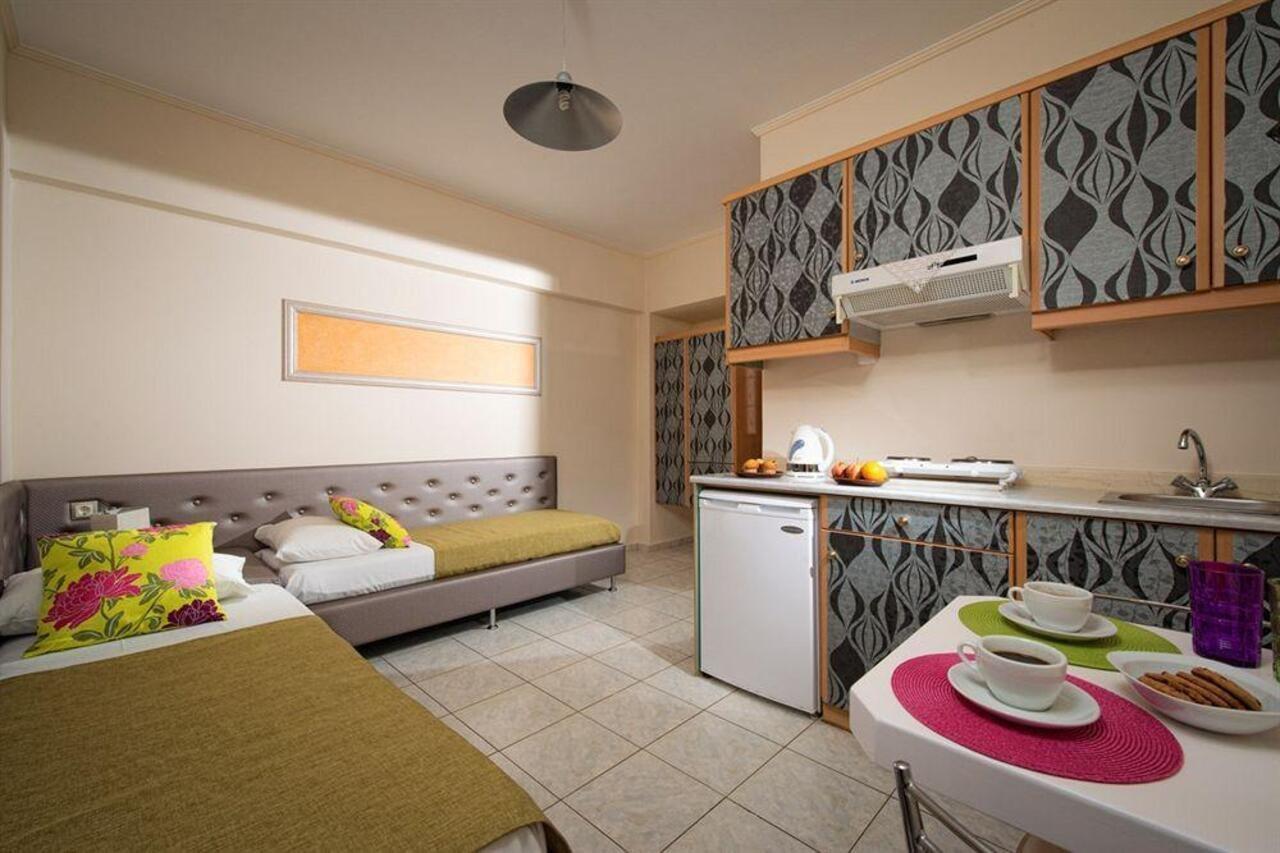 Cretan Family Apartments มาเลีย ภายนอก รูปภาพ