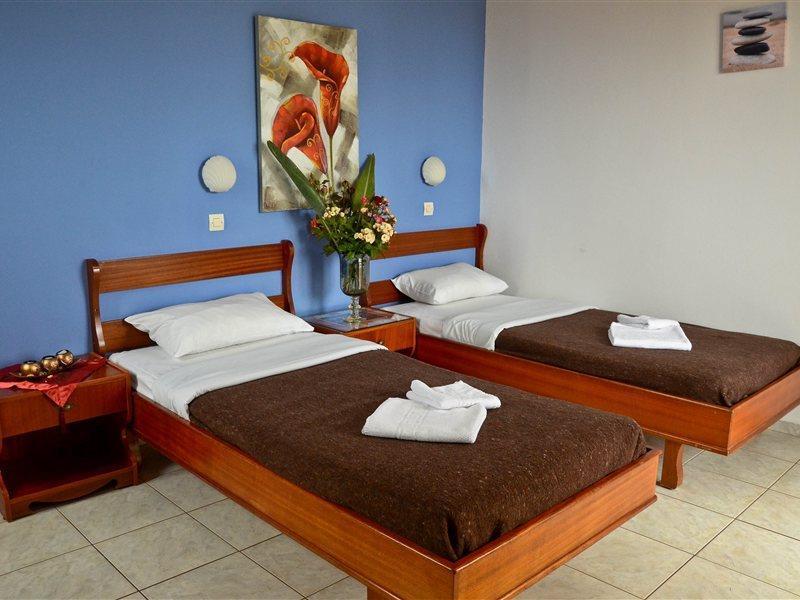 Cretan Family Apartments มาเลีย ภายนอก รูปภาพ