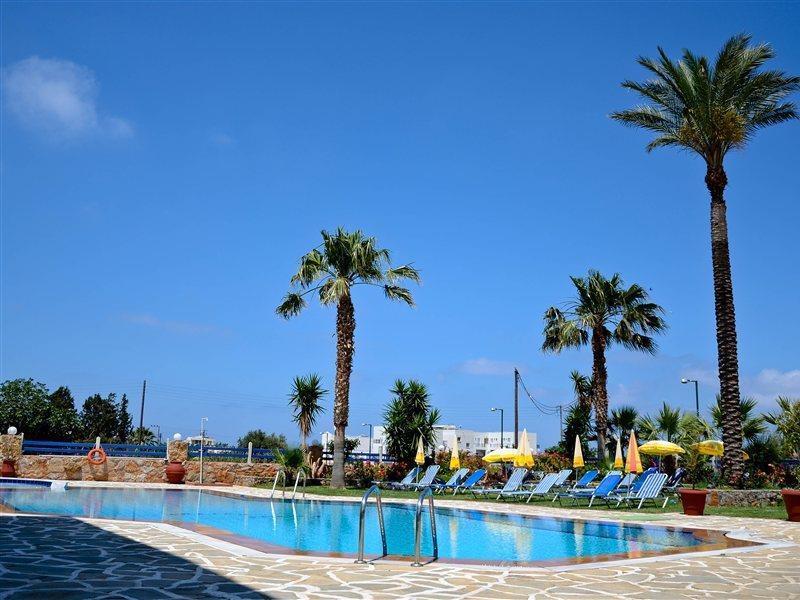 Cretan Family Apartments มาเลีย ภายนอก รูปภาพ