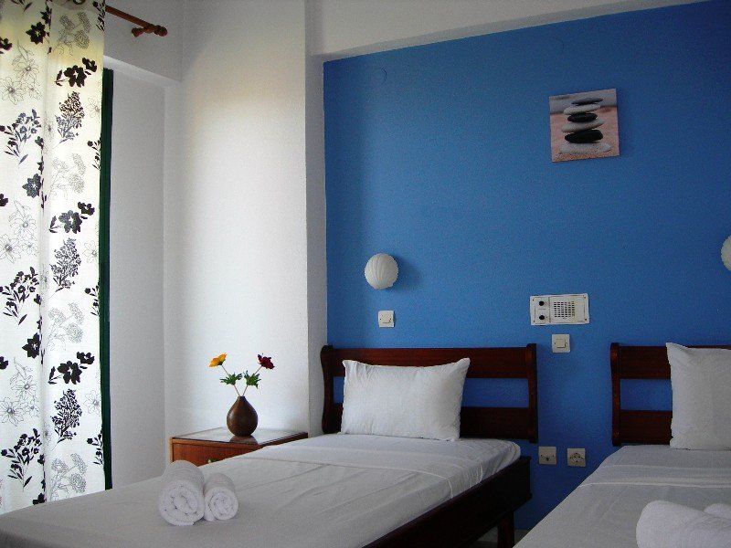 Cretan Family Apartments มาเลีย ภายนอก รูปภาพ