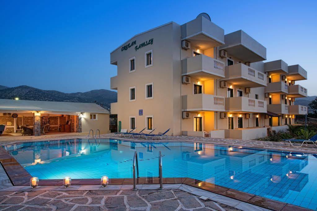Cretan Family Apartments มาเลีย ภายนอก รูปภาพ