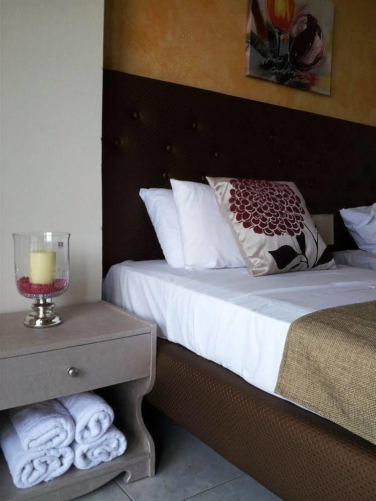 Cretan Family Apartments มาเลีย ภายนอก รูปภาพ